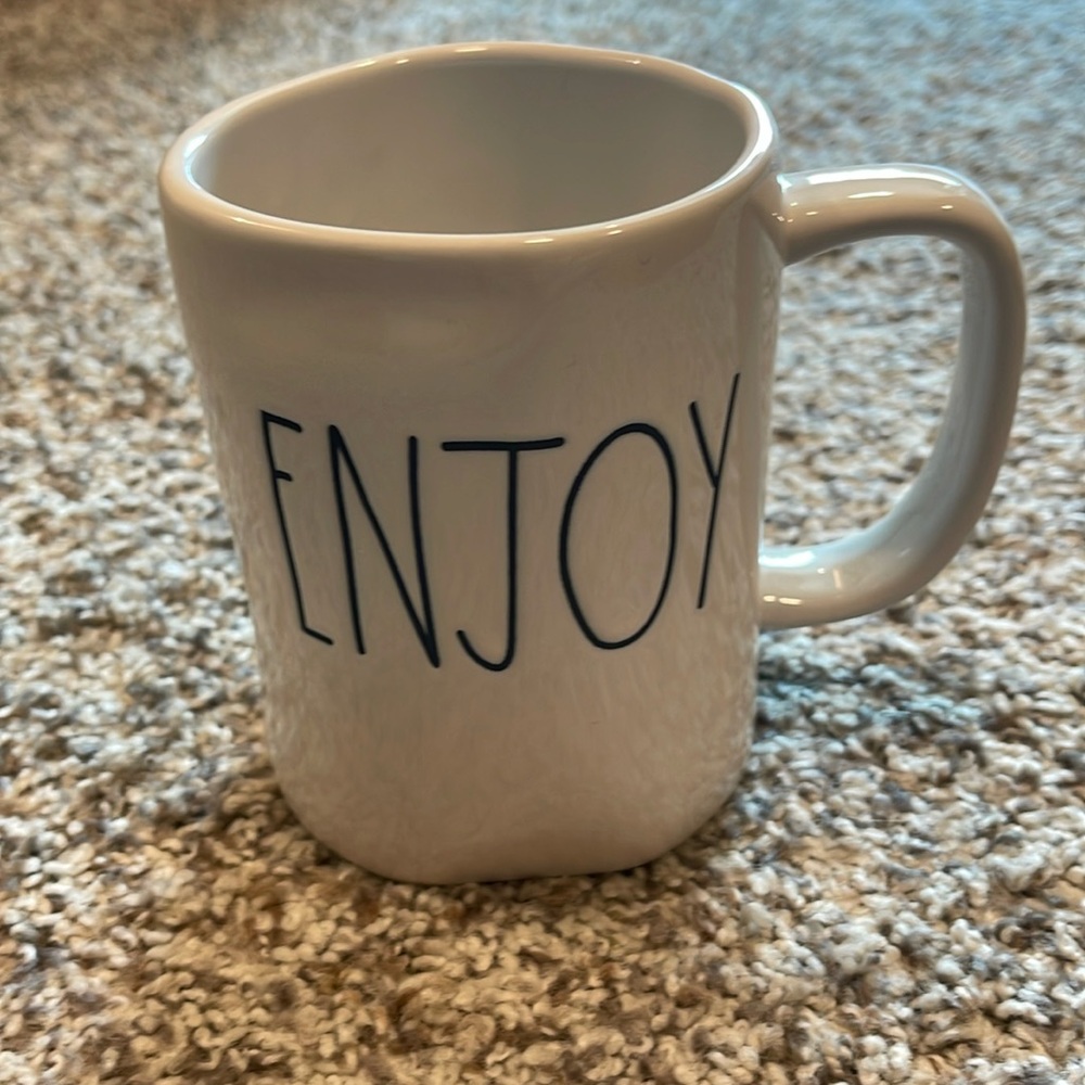 Rae Dunn Mug.